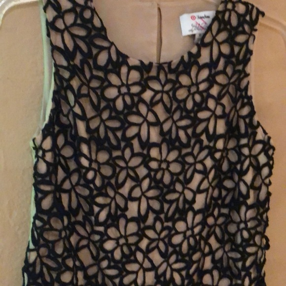 Lela Rose Tops - SALE🎉Neiman Marcus Lela Rose Flower Overlay Top